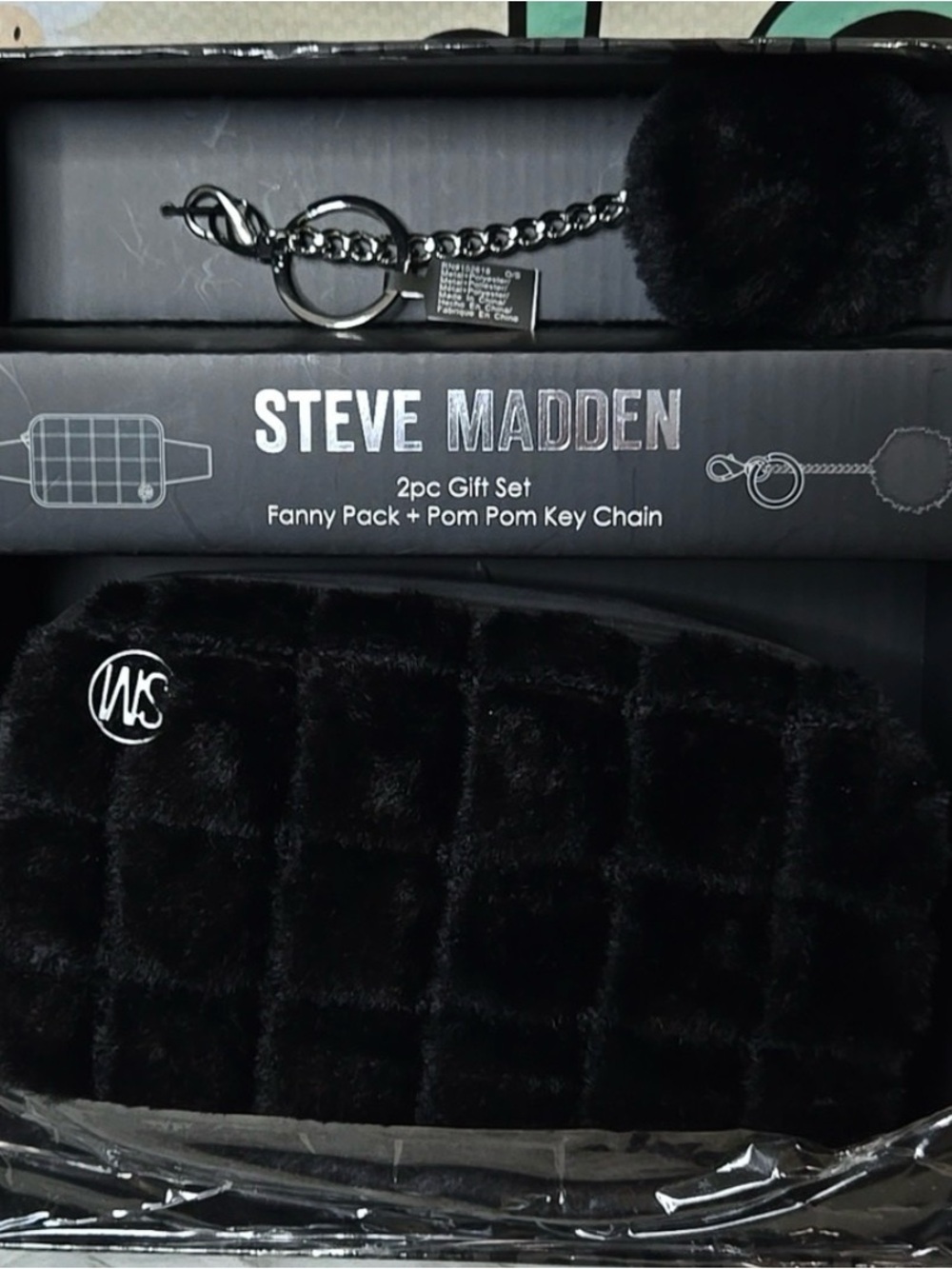 Steve Madden Fanny Pack & Pom Pom Set β New in Box